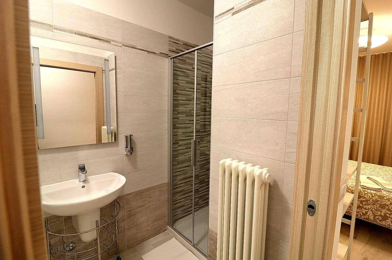 Sentieri Del Garda Bed & Breakfast Arco Bagian luar foto