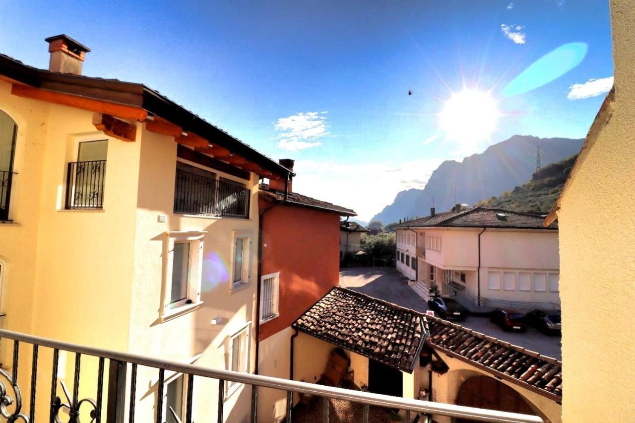 Sentieri Del Garda Bed & Breakfast Arco Bagian luar foto